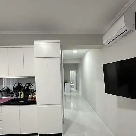 Evi's Ne Plazh Buze Detit Apartament *