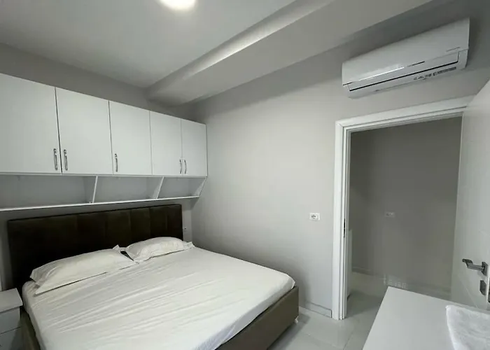 Evi's Ne Plazh Buze Detit *